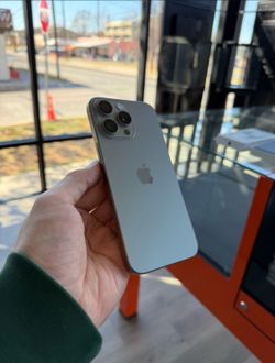 iPhone 16 Pro Max 256 GB (fully unlocked)