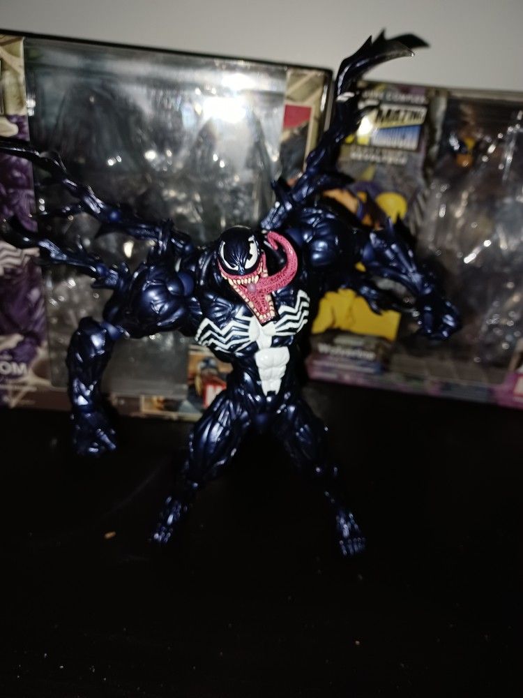 Revoltech Venom Original 