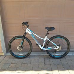 SCHWINN AL COMP 27.5 INCH MOUNTAIN BIKE LIKE NEW ( CHECK MY OTHER BIKES)