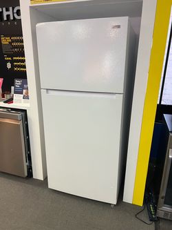 VISSANI white refrigerator