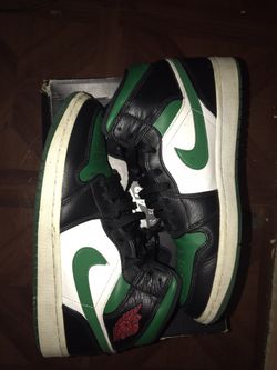 green red jordan low 1s 8/8.5