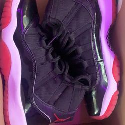 Jordan 11s Breds Size 6