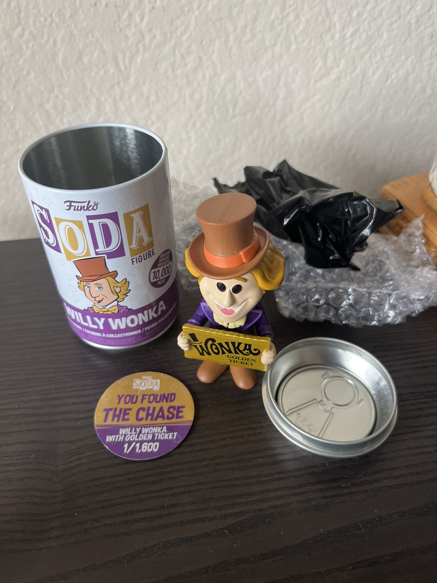 CHASE LIMITED EDITION Willy Wonka Golden Ticket Funko Soda Chocolate Movies LE