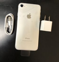 iPhone 7 128GB Factory Unlocked