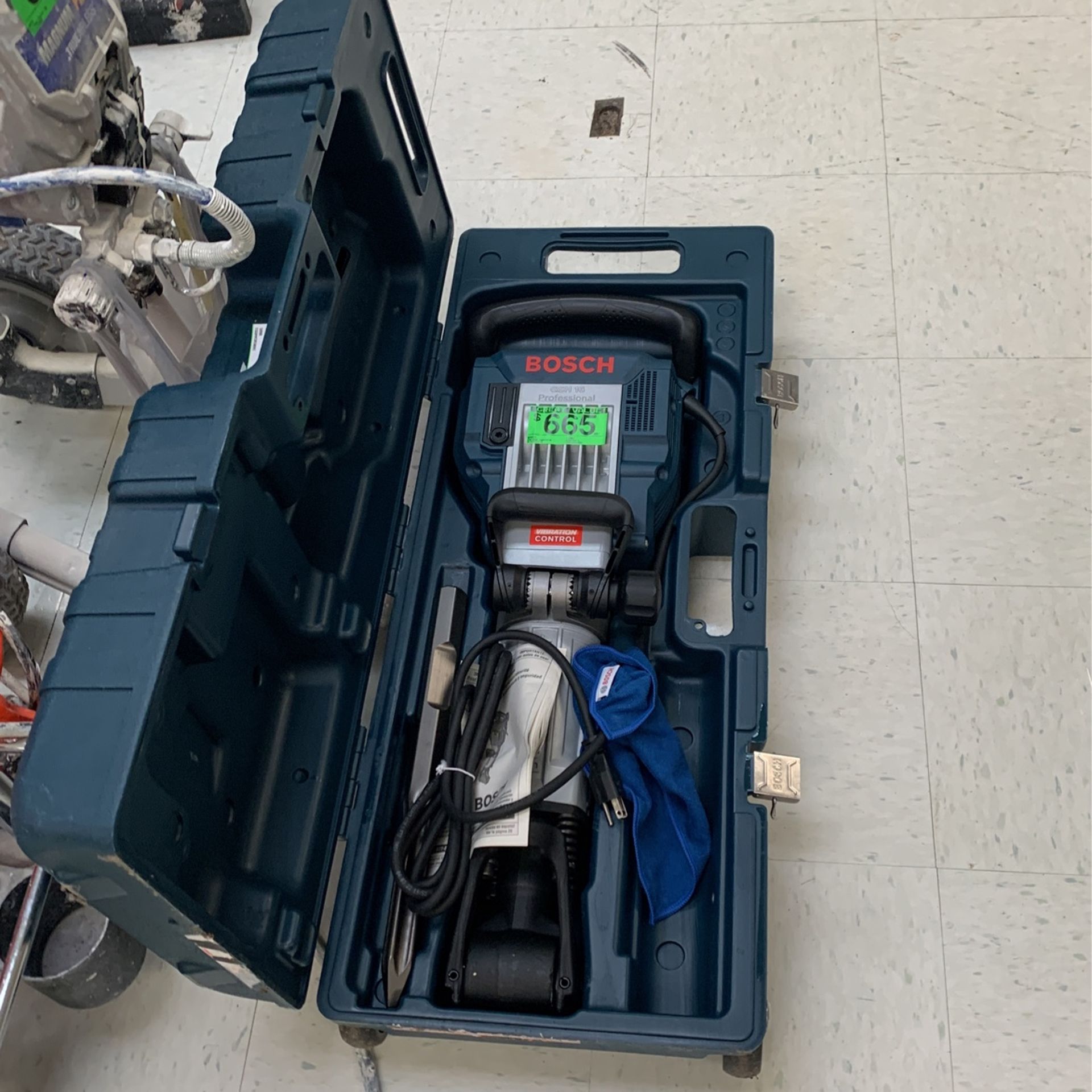 Bosch GSH 16 Professional Jack Hammer
