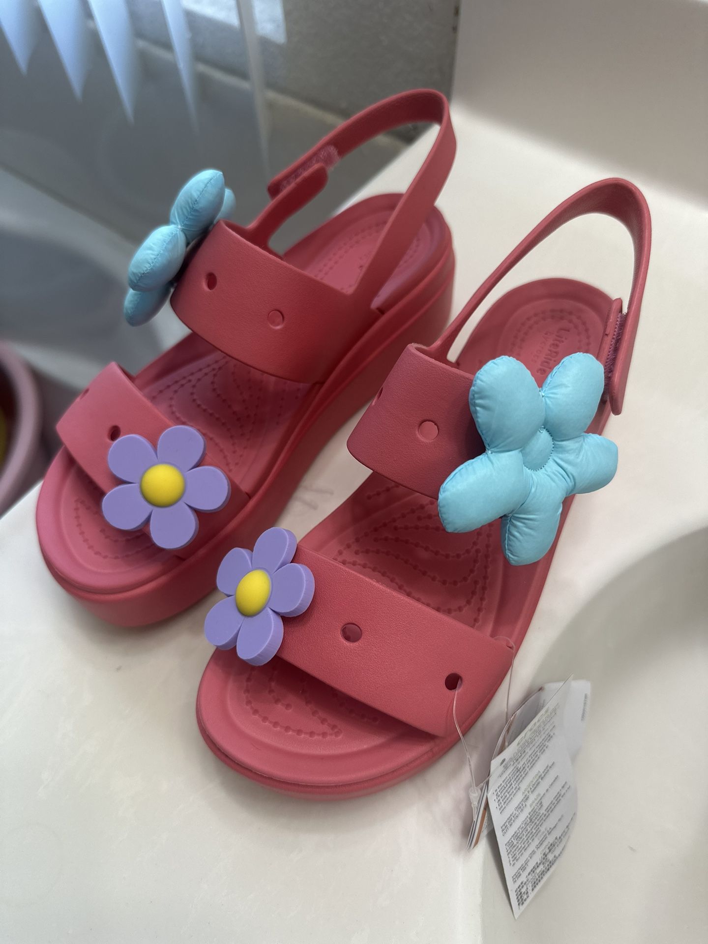NEW Crocs Women's Brooklyn 4u Low Wedges Sandal