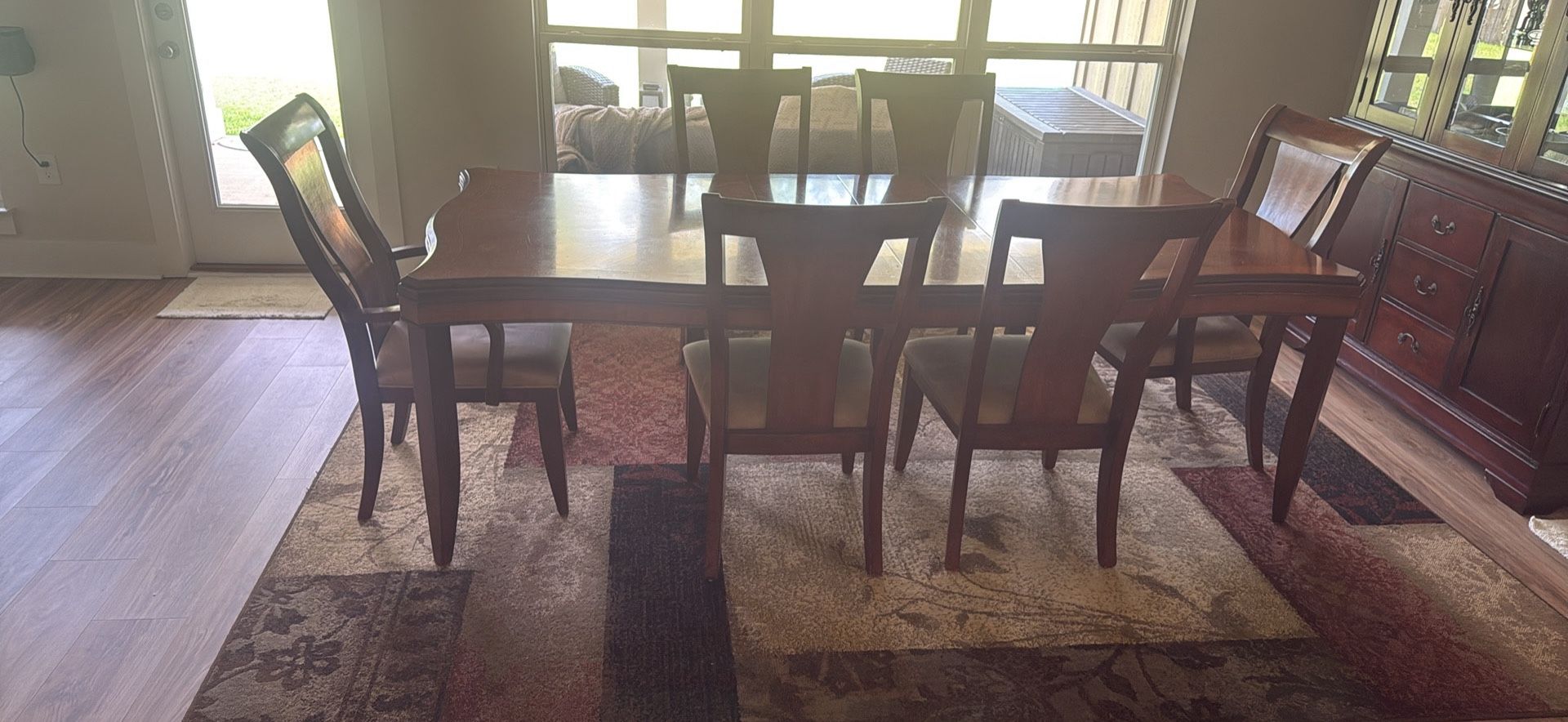 Dinning Table