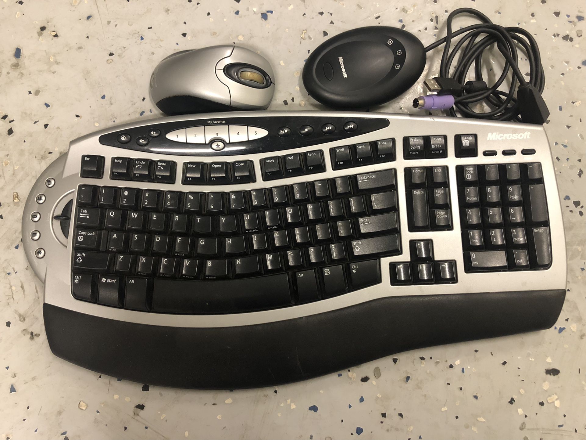 Microsoft Wireless Comfort Keyboard