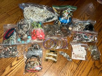 Pack of Jewelry. Bracelets, Earrings, Bands, Rings, Clips and Dior Charms 