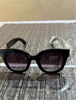 Women’s sunglasses