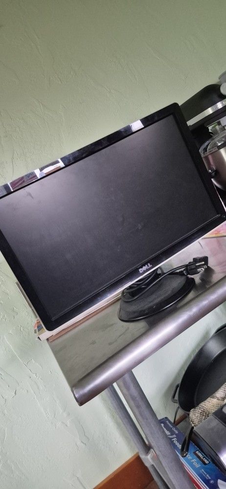 Dell ST2010b 20” HDMI Monitor - Power Cord Included