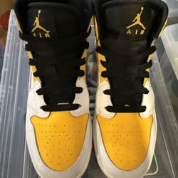 Nike Air Jordan 1 Mid