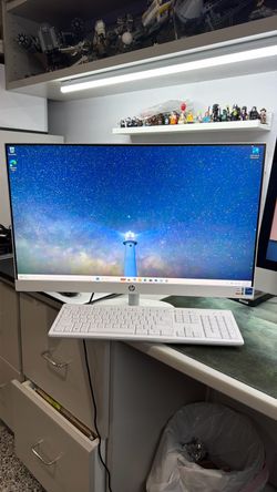 HP all in one 27in touchscreen desktop, 13th gen i7, 32GB RAM, 1TB