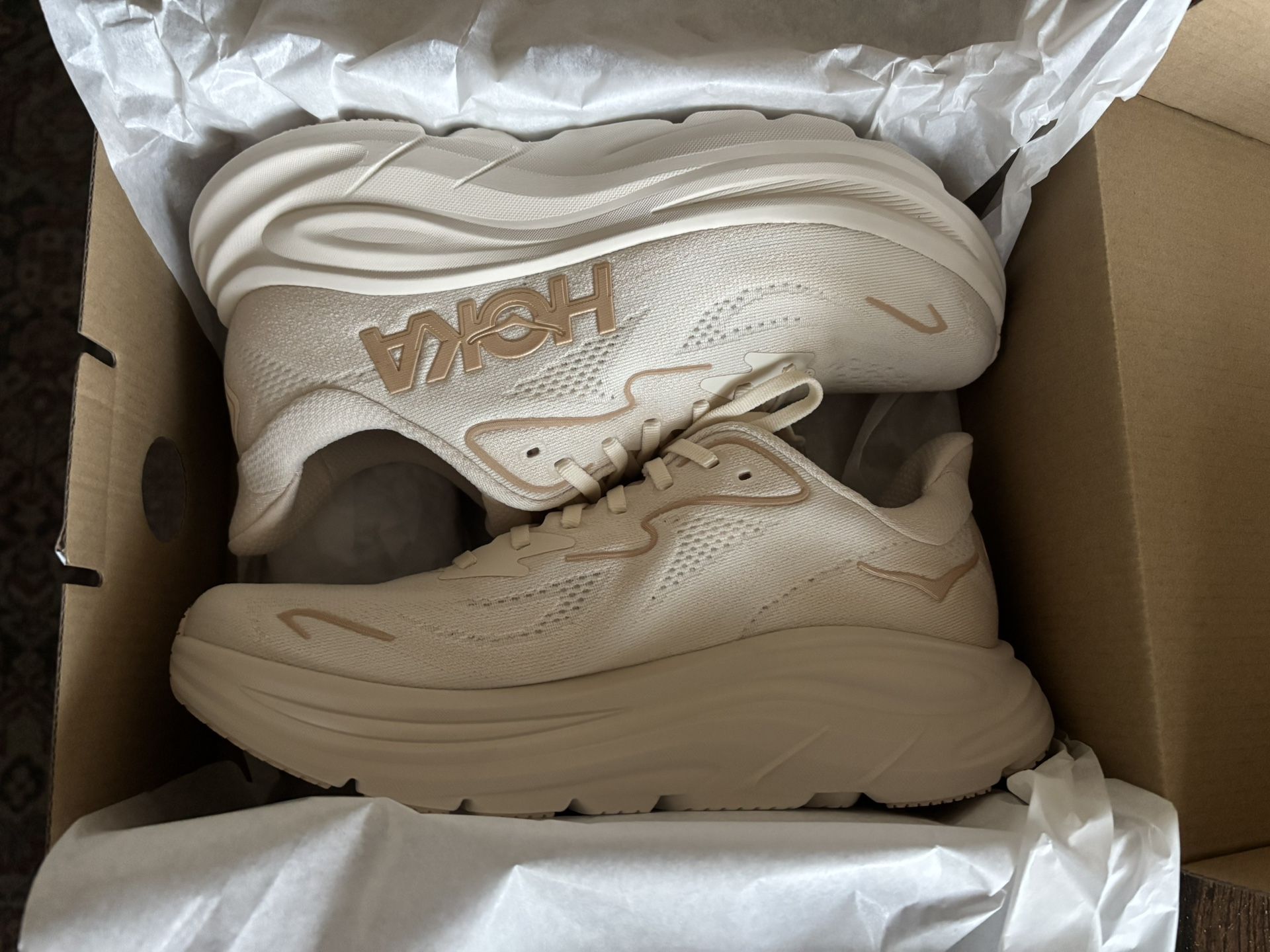 HOKA Women’s Clifton 10 Running Shoe Size 9