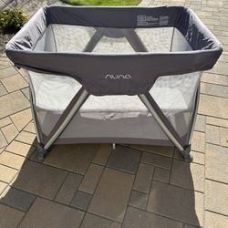 Nuna Playard & Bassinet