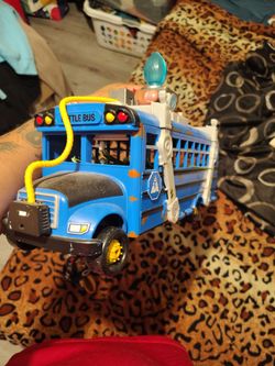 Fortnite buss toy