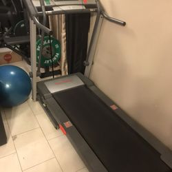 TREADMILL!. PRO-FORM /CROSSING WALK 480/ INCLINE