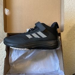 Adidas Ownthegame 3.0 Kids Basketball Shoes Size 5