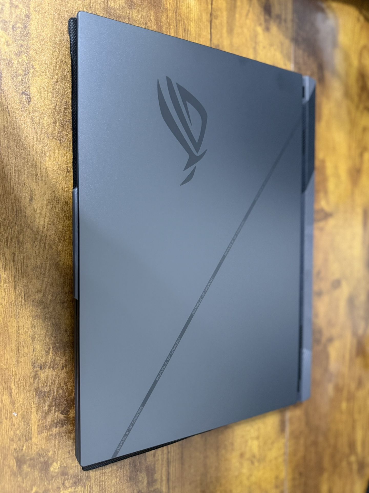 ASUS ROG Strix G16 Gaming Laptop – Excellent Condition