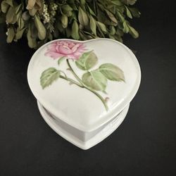 Mikasa Bone China JUNE ROSE A7719 Heart Shaped with Lid Trinket Box 3.5" 1980's. Japan