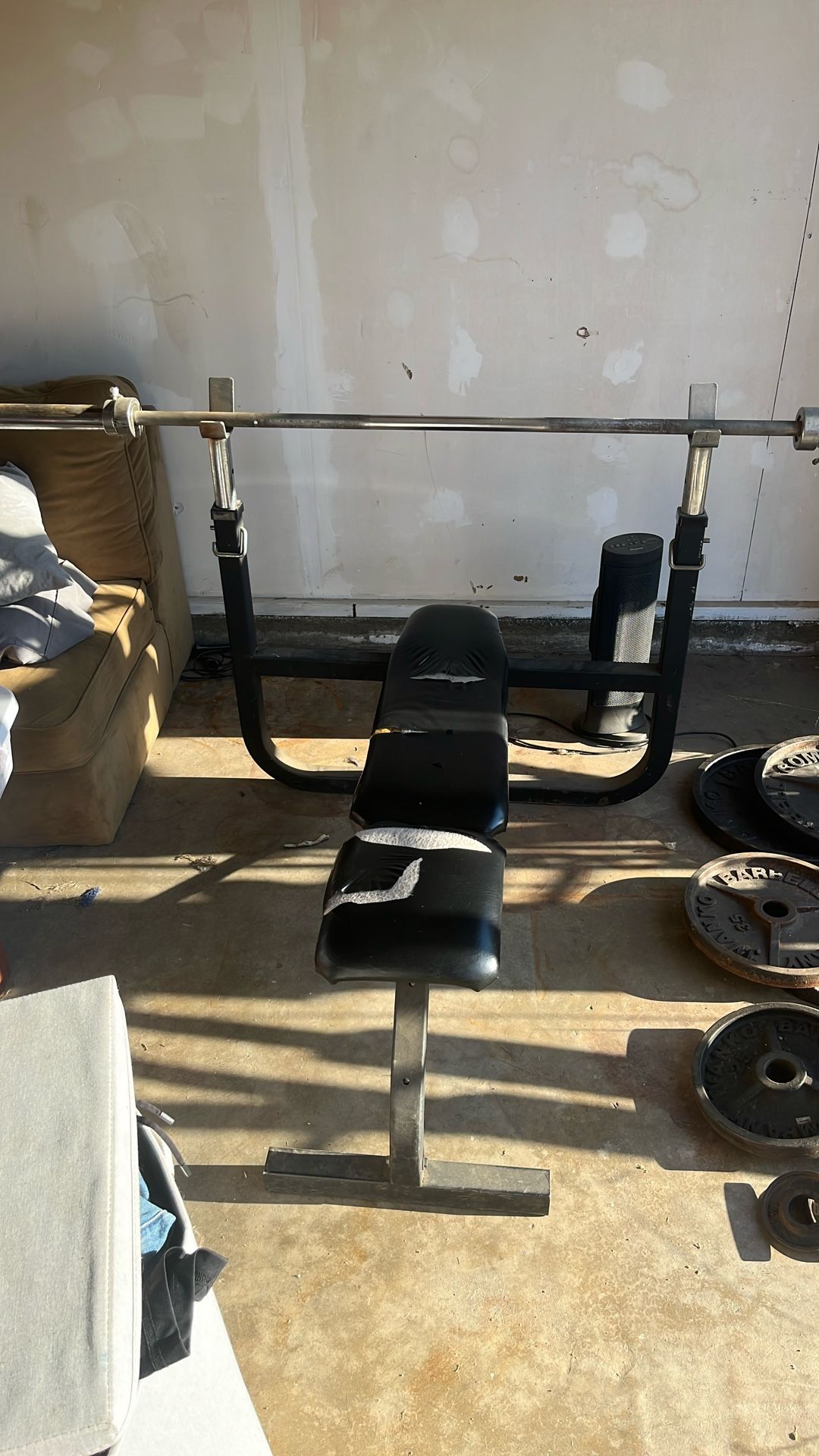 Use olympic bench press + olympic bar