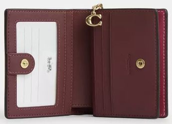 折りたたみ財布 COACH Snap Wallet With Cherry Print CR940 Coach Snap Wallet In Signature Canvas With Cherry Print
