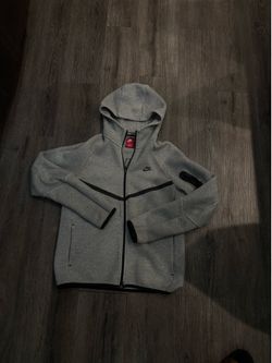 Nike tech size medium used