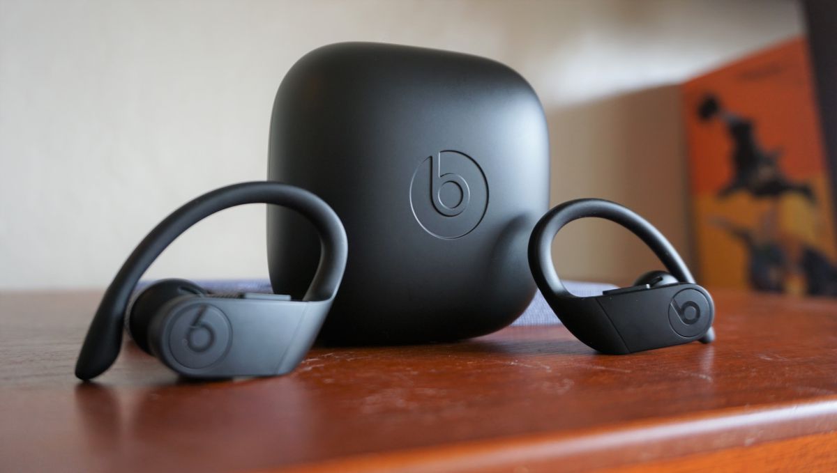 Powerbeats pro with extra charging case