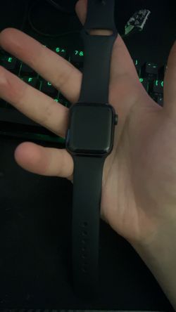 Apple Watch SE & AirPod pro 2