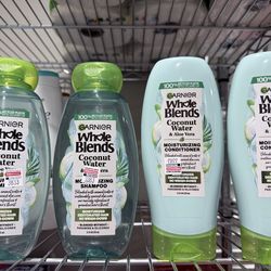 GARNIER WHOLE BLENDS MOISTURIZING SHAMPOO & CONDITIONER