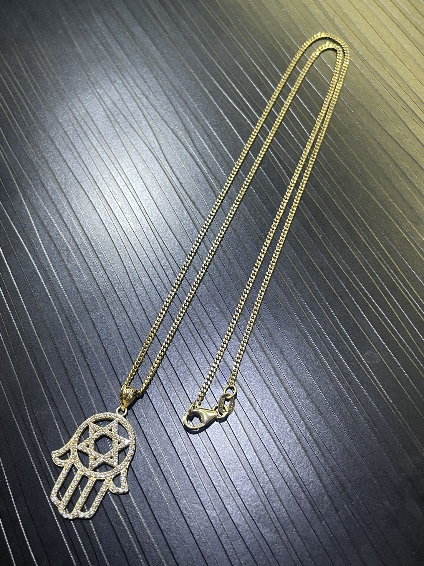 14k Chain And Pendant 🥶