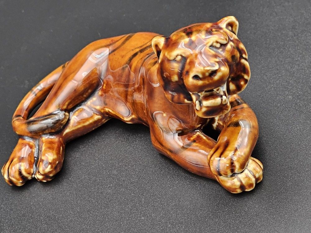 Vintage Porcelain / Ceramic Tiger Figurine