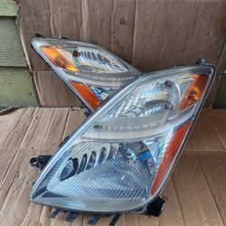 2006,2008 Toyota Prius Rh&lh Headlights 