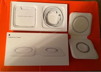 Apple MagSafe Duo iPhone & Apple Watch Charger