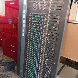 Yamaha MC2404  Mixer