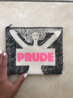 Cosmetic bag