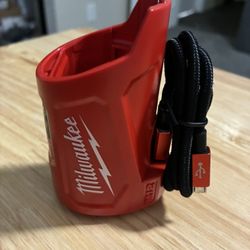 Milwaukee M12 12-Volt Lithium-Ion Charger and Portable Power Source