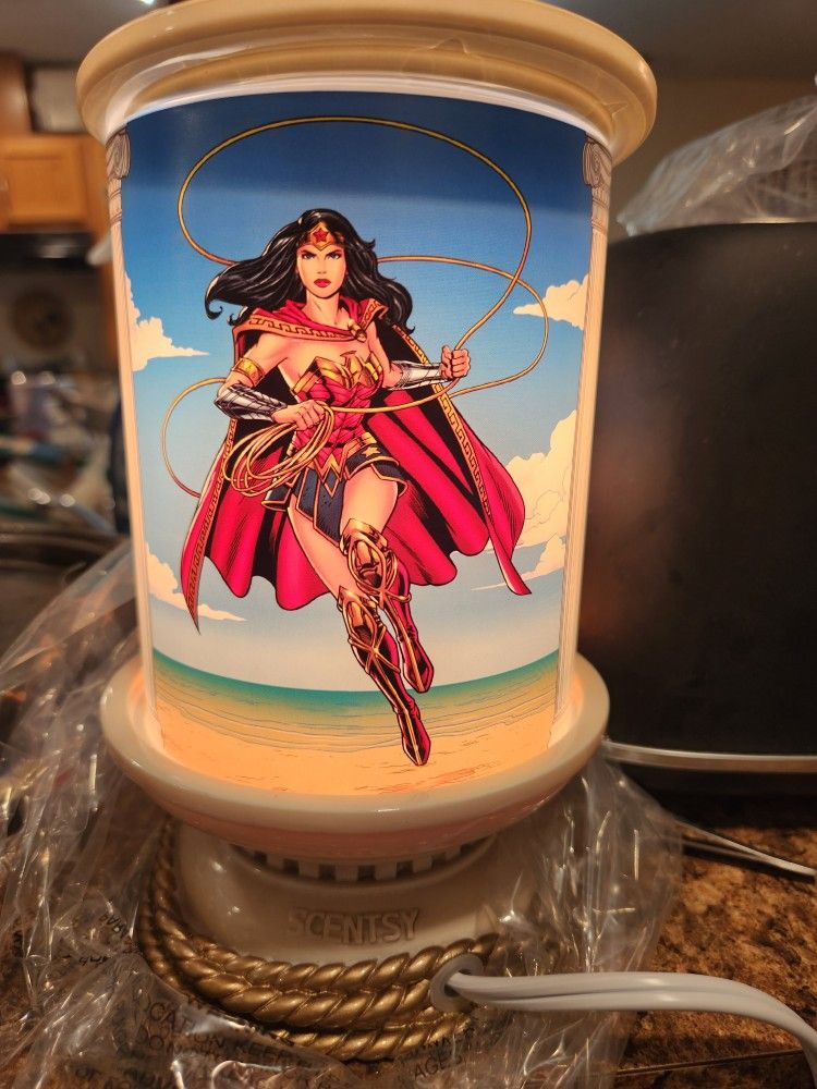 Retired Wonderwoman DC Scentsy Warmer