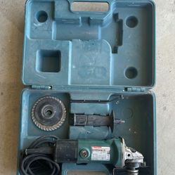Makita Grinder - 9523NBH