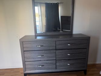 Drawer dresser with mirror