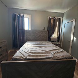 Queen  Bedroom Set