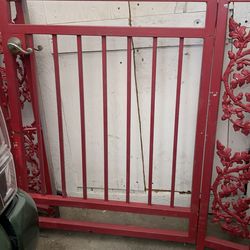 2 metal doors w side panel