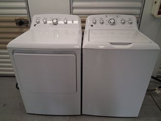 G.E Side By Side Washer And Dryer Set