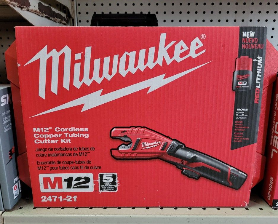 Milwaukee Cordless Cutter KIT. with Batery