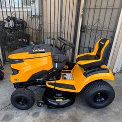 Cub Cadet XT1 Enduro LT 42 in. 547cc Engine with Intelli Power Hydrostatic Drive Gas Riding Lawn Tractor 