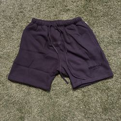Black essentials shorts