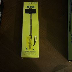 ONN Focus Selfie Stick (Open Box)