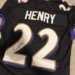 Derrick Henry Signed Jersey 