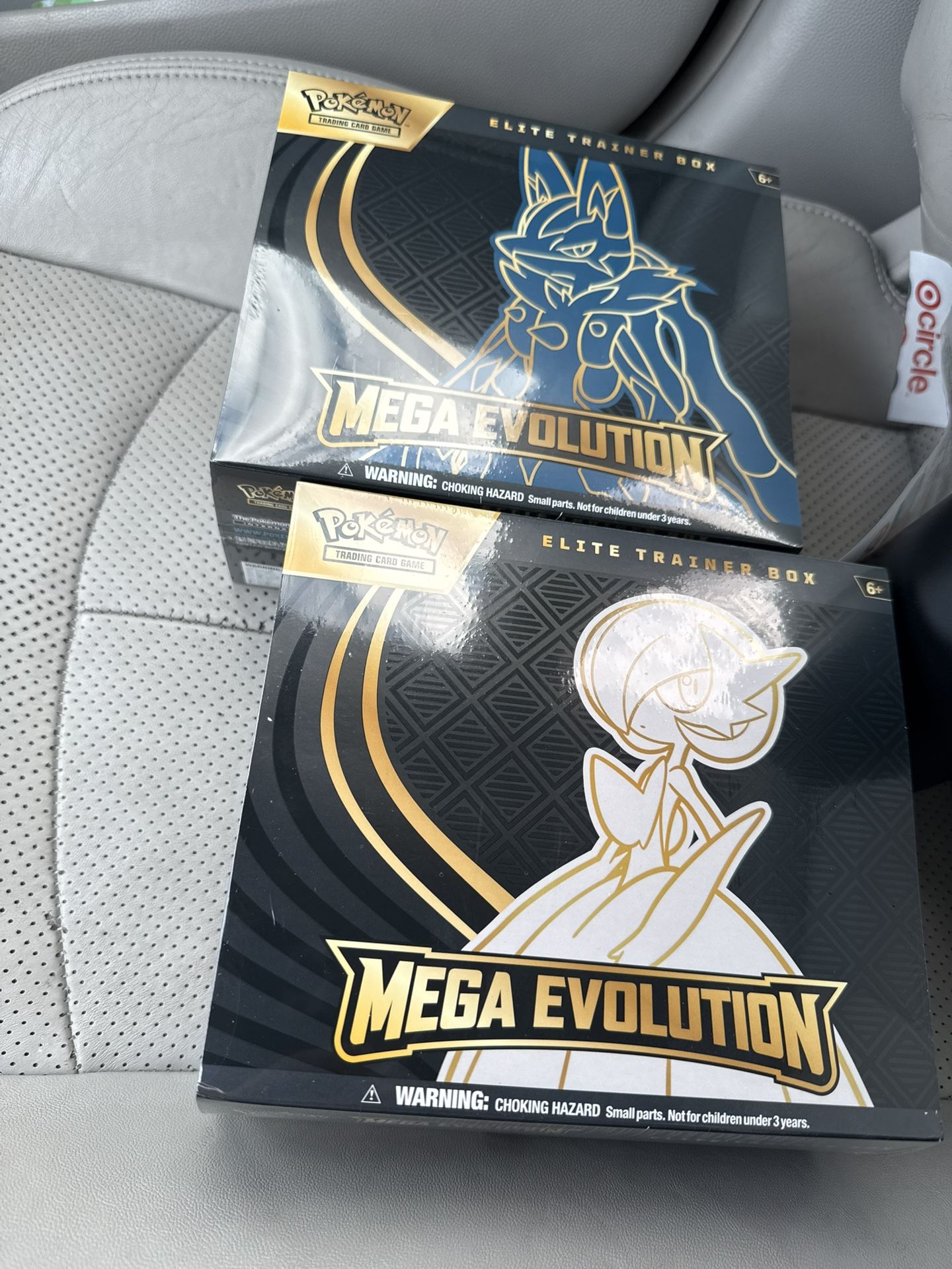 Mega Evolutions ETB
