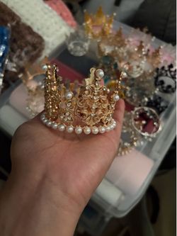 Crown for bouquets
